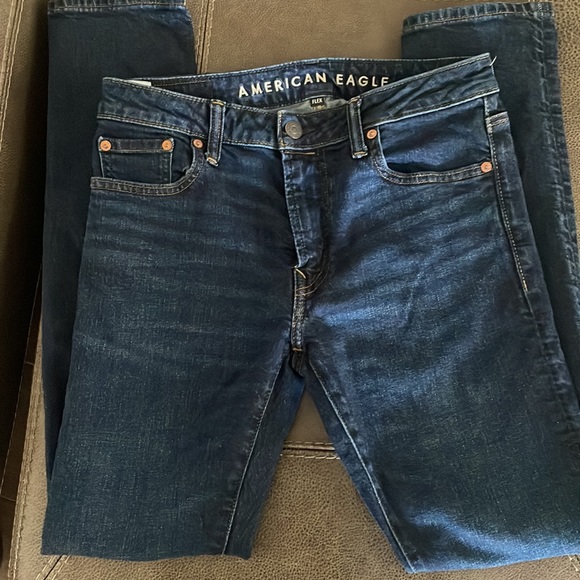 Like NEW!! Bundle 2 pair American Eagle Jeans - Picture 6 of 9